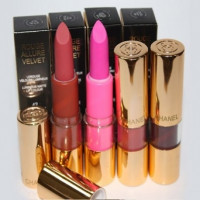 Помада матовая Chanel Rouge Allure Velvet 12-цв